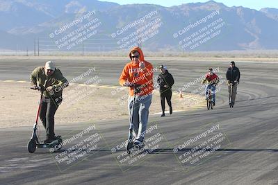 media/Jan-09-2025-Racers Edge (Thu) [[9e316ffd38]]/1-Around the Pits-Track Walk/